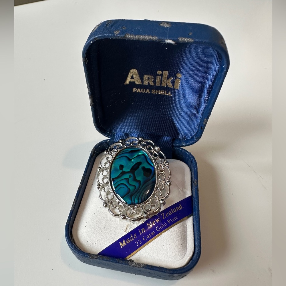 Ariki Abalone Brooch Pin Gold Plate New Zealand Paua Blue with Box